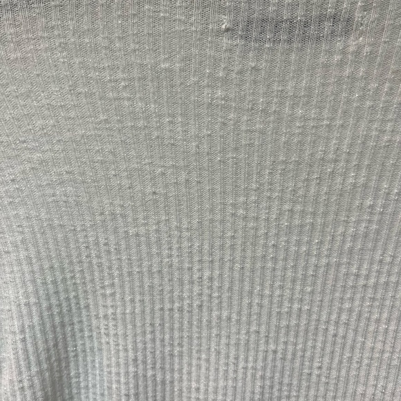 Abercrombie & Fitch White Textured Blouse. Medium - Picture 5 of 5